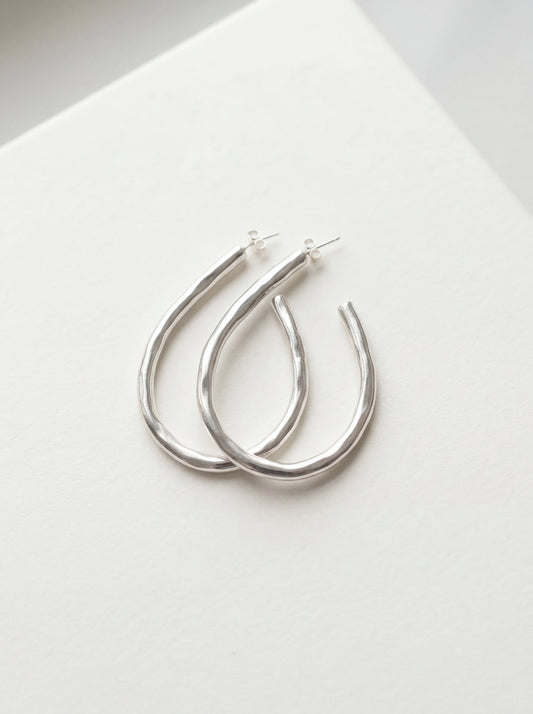 DROP EARRINGS